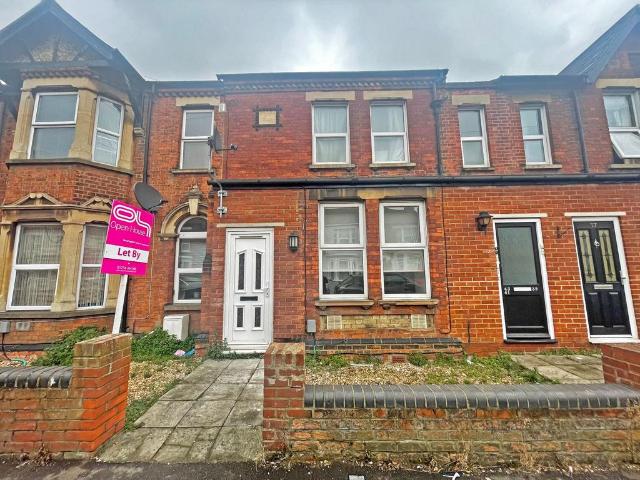 Hurst Grove, Bedford Studio to rent £750 pcm £173 pw