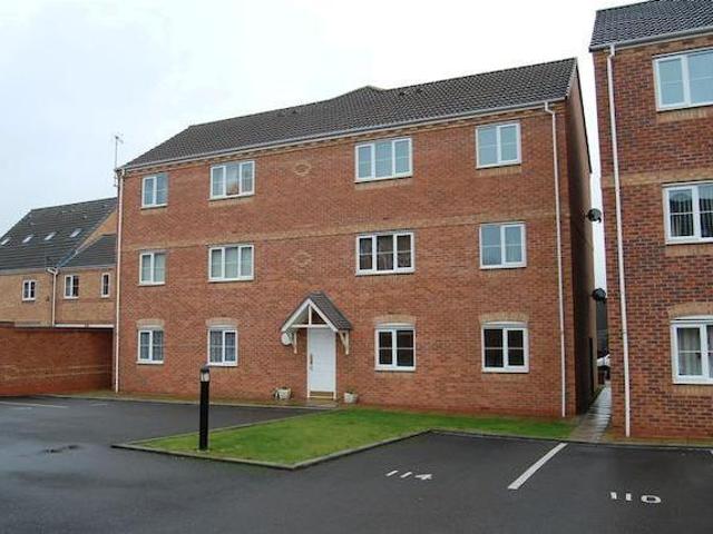Hurst Lane, Tipton, DY4 2 bed ground floor flat to rent £875 pcm £202 pw