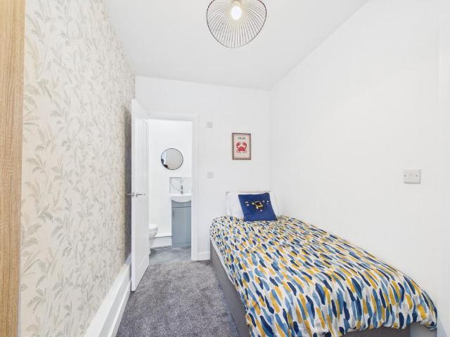 Hurst Street, Widnes, WA8 0EF 1 bed terraced house to rent £500 pcm £115 pw