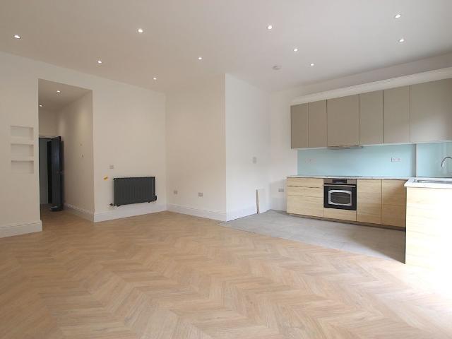 Hurstbourne Gardens, Barking IG11, 5 bed terraced house to rent, £3,650 pcm | PrimeLocation