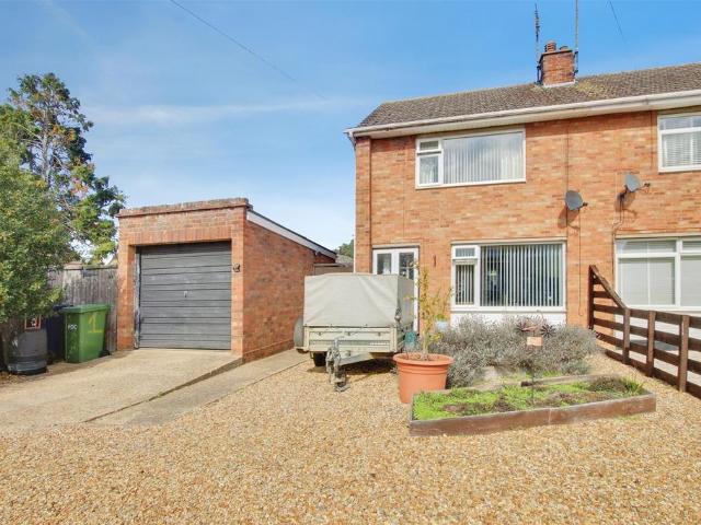 Hurstingstone, St. Ives 2 bed house to rent £1,300 pcm £300 pw