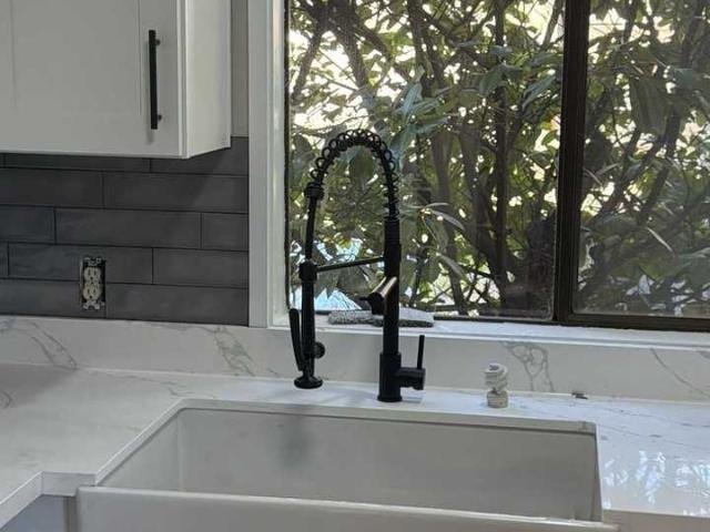 Husky Townhomes 5 Bedroom Apartment for Rent at 700 Ne 42nd St, Seattle, WA 98105 University District