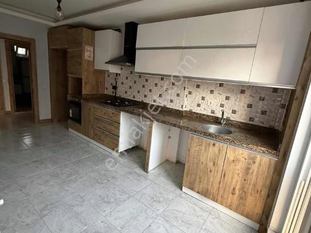 Hüsnükarakaş Ebeveyn Banyolu 110 M2 Cam Balkonlu Doğalgaz Tüpte