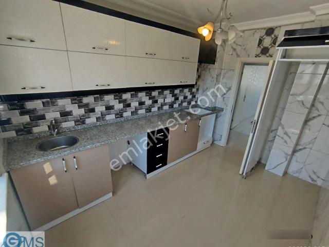 Hüsnükarakaş Mahallesinde 2.katta Asansörlü 2+1 90m²