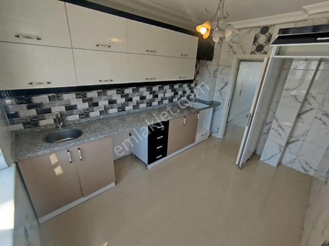 Hüsnükarakaş Mahallesinde 2.katta Asansörlü 2+1 90m²
