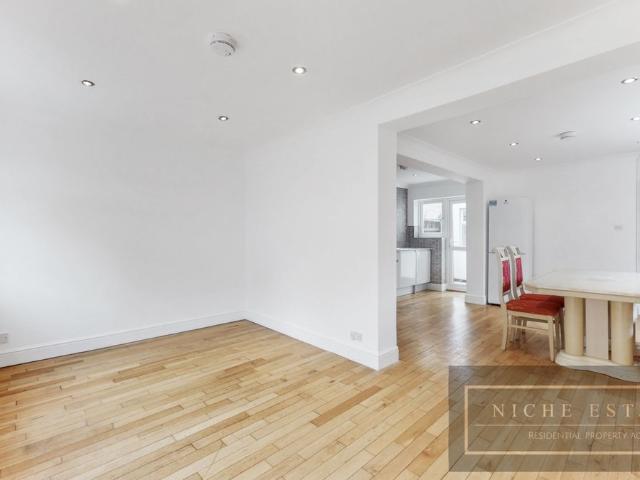 Hutton Grove, London N12, 6 bed semi detached house to rent, £4,500 pcm | PrimeLocation