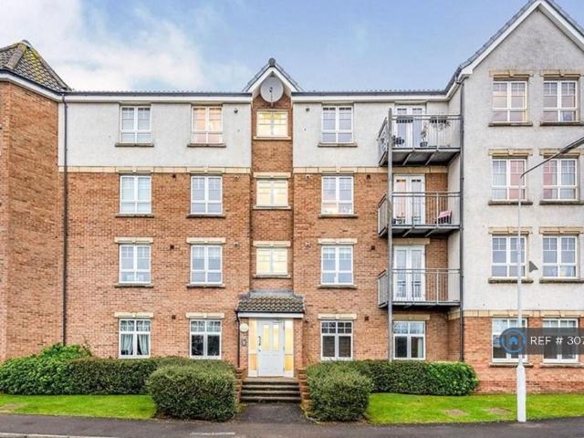 Hutchison Way, Kirkcaldy, KY2 3 bed flat to rent £1,050 pcm £242 pw
