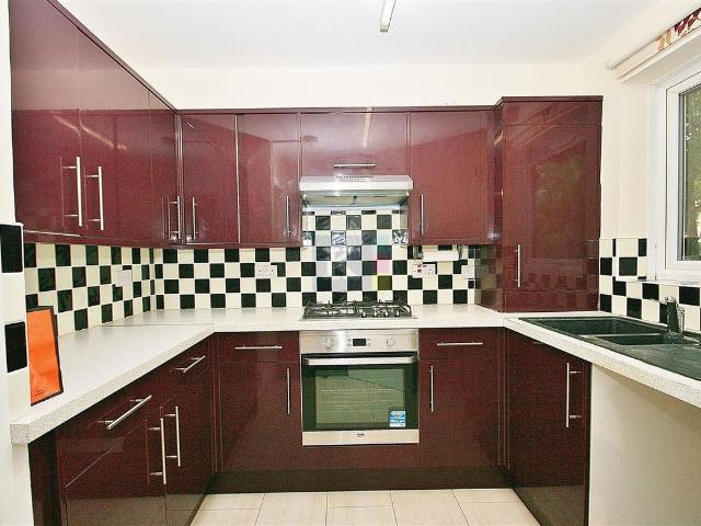Huxley Close, Northolt UB5, 2 bed flat to rent, £1,700 pcm | PrimeLocation