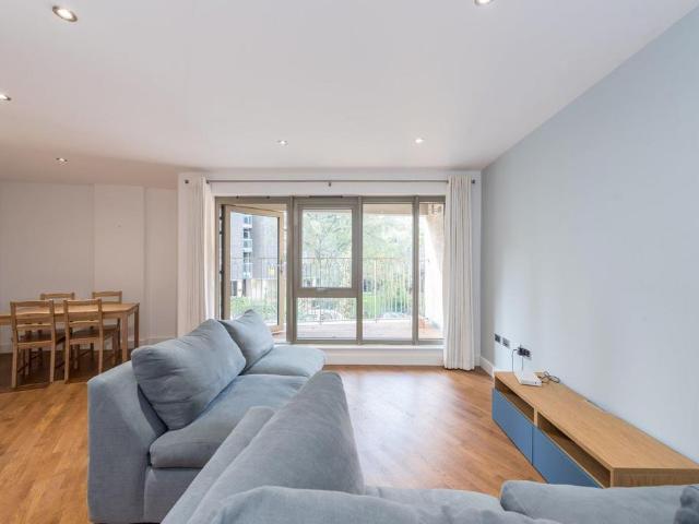 Huxley House, Lawn Road, London, NW3 1 bed flat to rent £2,500 pcm £577 pw
