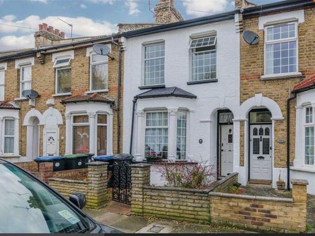 Huxley Road, Edmonton, N18 3 bed terraced house to rent £2,100 pcm £485 pw