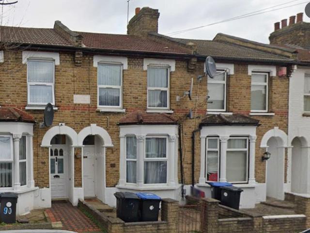 Huxley Road, London N18 2 bed terraced house to rent £1,500 pcm £346 pw