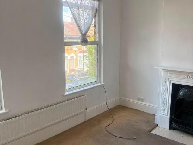 Huxley Road, London N18 3 bed house to rent £2,100 pcm £485 pw