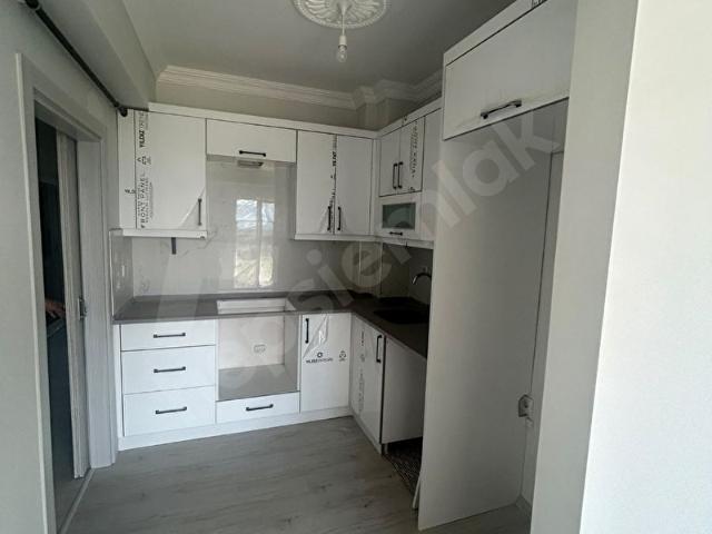 HUZUR EMLAK'TAN 50. YIL MAHALLESİNDE UYGUN FİYATA SATILIK SIFIR 2+0 DAİRE