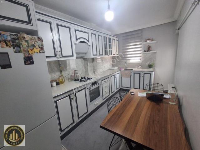 Huzur Evleri Cumartesi Pazarı Civarında Bakımlı Satılık Daire