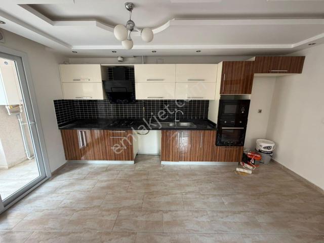 Huzur Evleri Mahallesinde Başkent Okulları Civarında Kombili 4+1 Kiralık Daire