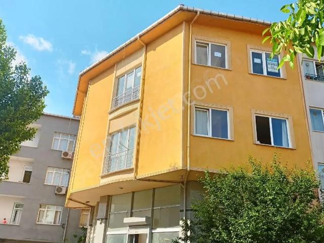 Huzur Mah De 1+1,80,m2 Ayrı Mutfaklı,huzur Metroya 100m