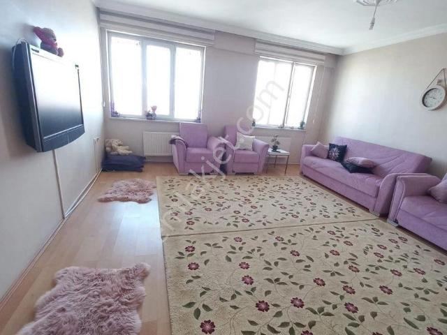 Huzur Mahallesi Ali Rıza Efendi Bulvarı Üstünde Satılık 4+1 Daire