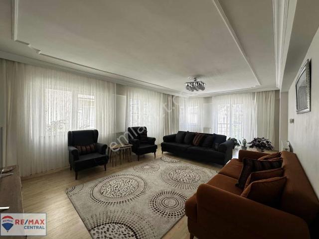 Huzur Mahallesinde Aydınlık Geniş Kullanışlı Arakat 3+1 Daire