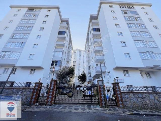 Huzur Metro'ya 600metre Osmanlısitesi 3+1 Arakat 155m2 Satılık