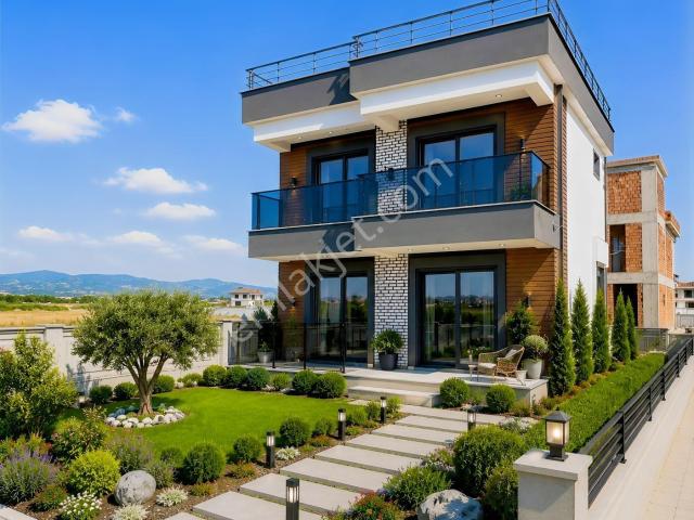Huzur'dan Deniz Manzaralı Ultra Lüx Kaliteli Satılık Villa