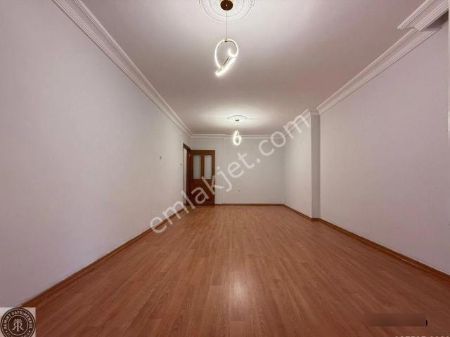 Huzurevleri Mahallesinde Geniş 3+1 Kapalı Mutfak Doğalgazlı Cazip Kiralık Daire!