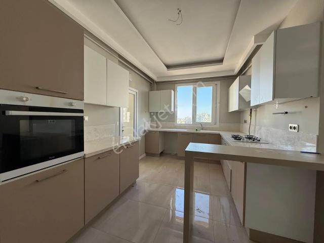 Huzurevlerinde 4 Yaş/4+1/ç.banyo/g.odalı/kombi/ankastre/güvenlik