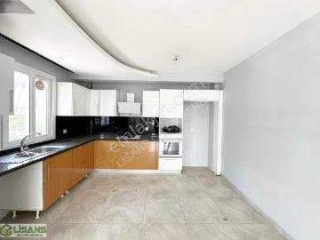 Huzurevlerin'de_mavi_bulvara_yakın_giy.odalı_ç.banyo_sitede_2+1