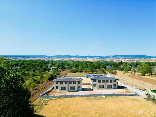 HUZURUN KALBİ GÖLKÖYDE SATILIK VİLLALAR