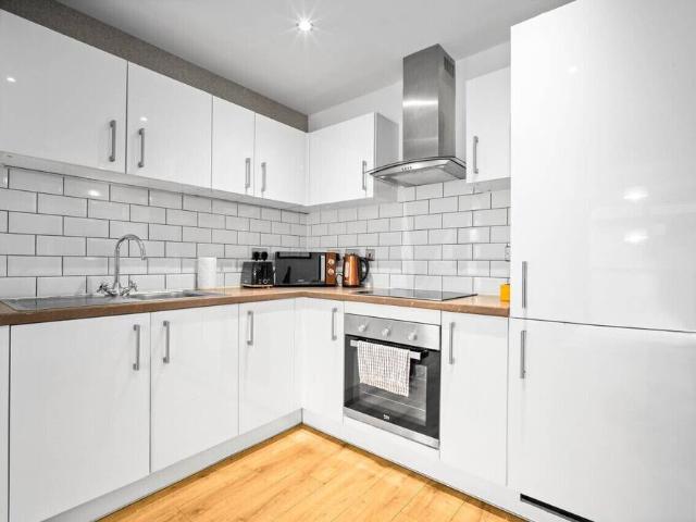 Hyatt Regency Birmingham, 2 Bridge Street, Birmingham, B1 2JZ, United Kingdom | 2 bed apartment for rent #96708193 | Rentberry