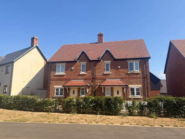 Hyacinth Grove, Woodhurst Park, Warfield 3 bed house to rent £2,450 pcm £565 pw