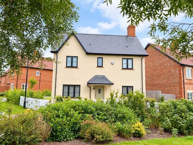 Hyacinth Grove, Woodhurst Park, Warfield RG42, 3 bed property to rent, £2,700 pcm | PrimeLocation