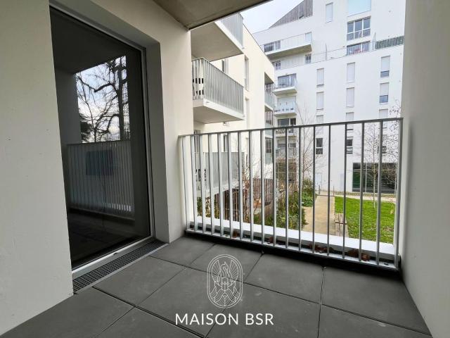 Hyacinthe, appartement neuf meublé de type 2 avec balcon et parking
