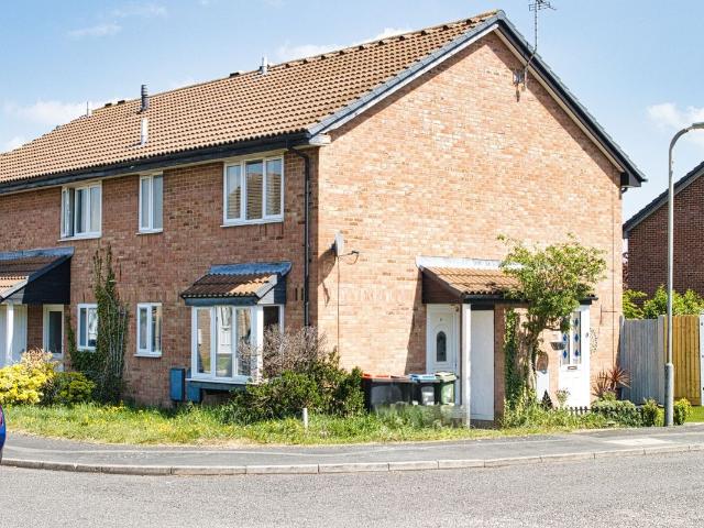 Hyde Close, Newport Pagnell, Buckinghamshire MK16, 1 bed end terrace house to rent, £1,000 pcm | PrimeLocation