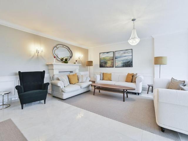 HYDE PARK CRESCENT, W2, Hyde Park. 3 bed flat to rent £7,258 pcm £1,675 pw