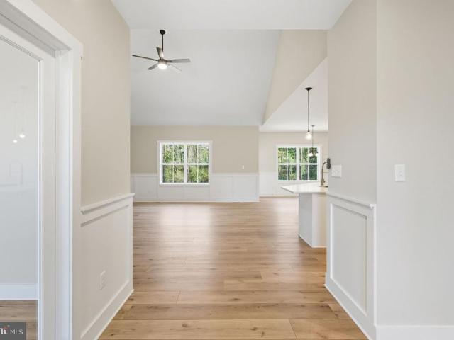 Hyde Park Lane # LOT 210