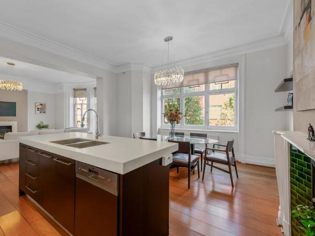Hyde Park Mansions, Cabbell Street. 3 bed flat to rent £5,850 pcm £1,350 pw
