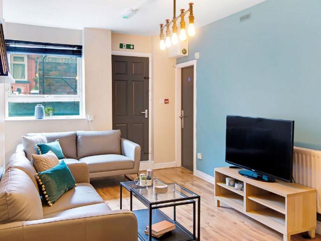Hyde Park Road, Leeds LS6, 7 bed shared accommodation to rent, £3,640 pppm | PrimeLocation