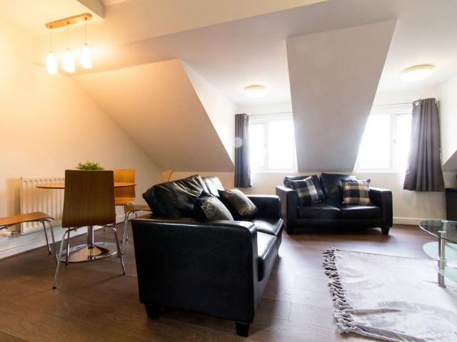 Hyde Park Road, Leeds LS6, 5 bed shared accommodation to rent, £2,556 pppm | PrimeLocation