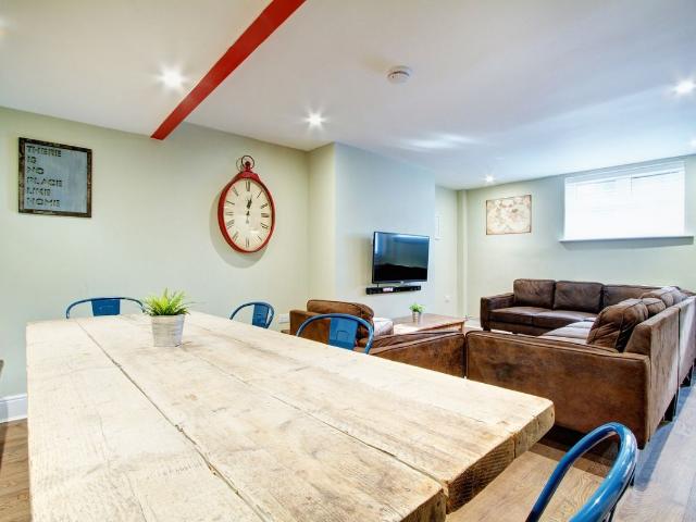 Hyde Park Road, Leeds LS6, 8 bed terraced house to rent, £672 pppm | PrimeLocation