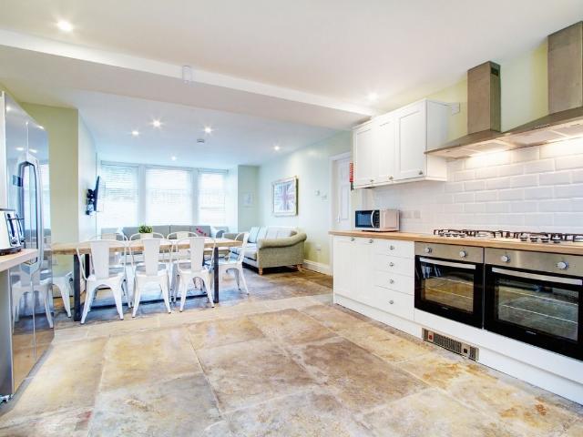 Hyde Park Road, Leeds LS6, 8 bed terraced house to rent, £689 pppm | PrimeLocation