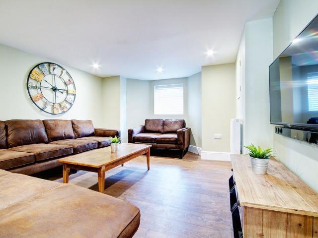 Hyde Park Road, Leeds LS6, 9 bed terraced house to rent, £611 pppm | PrimeLocation