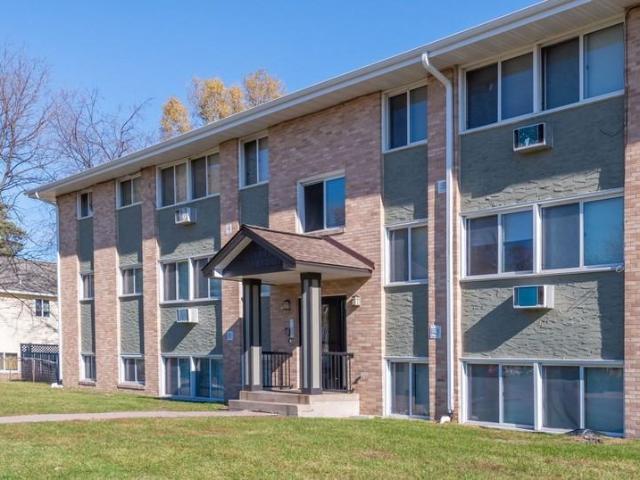 Hyde Park – Where Comfort Meets Convenience 2 Bedroom Apartment for Rent at 5851 2nd St Ne, Fridley, MN 55432 Fridley