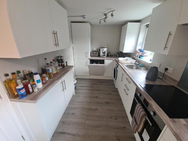 Hyde Park Terrace, Leeds 4 bed house to rent £1,733 pcm £400 pw