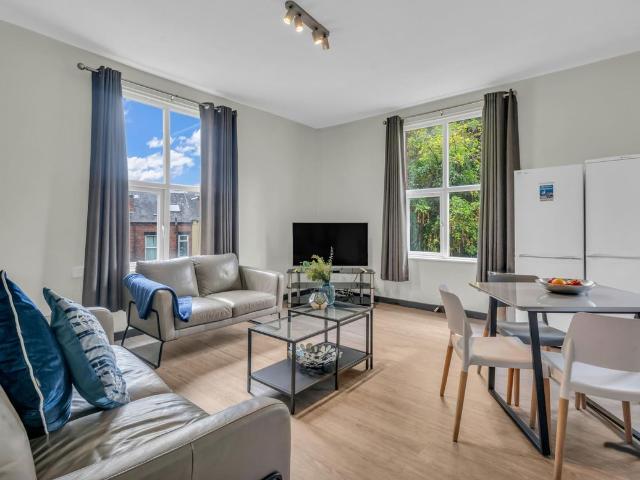 Hyde Park Terrace, Leeds LS6, 5 bed shared accommodation to rent, £2,686 pppm | PrimeLocation