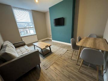 Hyde Park Villas, Hyde Park, Leeds. 2 bed property to rent £1,210 pcm £279 pw