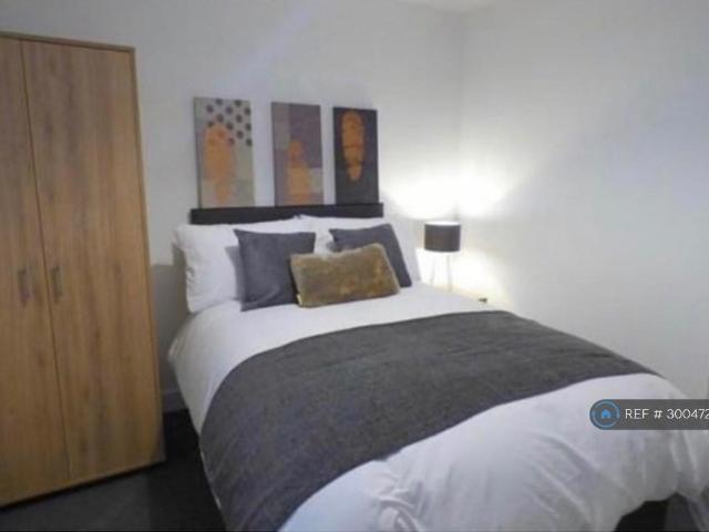 Hyde Road, Manchester, M34 1 bed in a house share to rent £725 pcm £167 pw