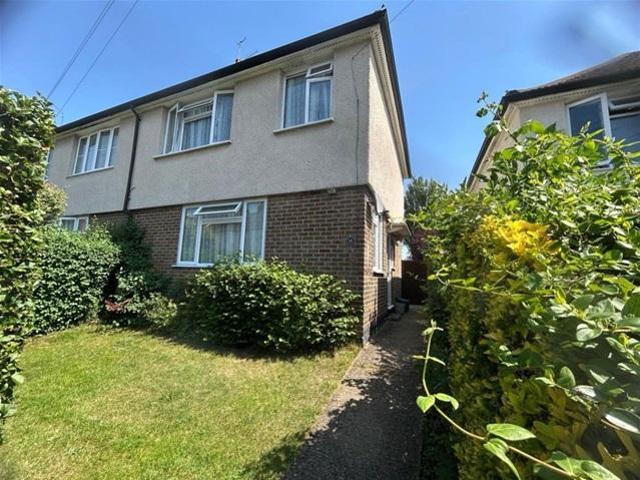 Hyde View Road, Harpenden 3 bed house to rent £2,200 pcm £508 pw