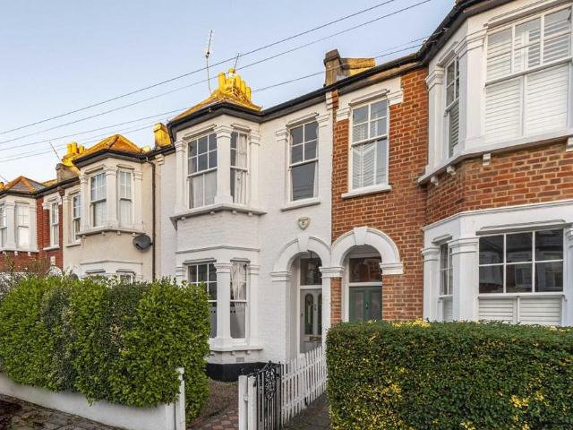 Hydethorpe Road, London, SW12 0DY, United Kingdom | 4 bed house for rent #139475265 | Rentberry