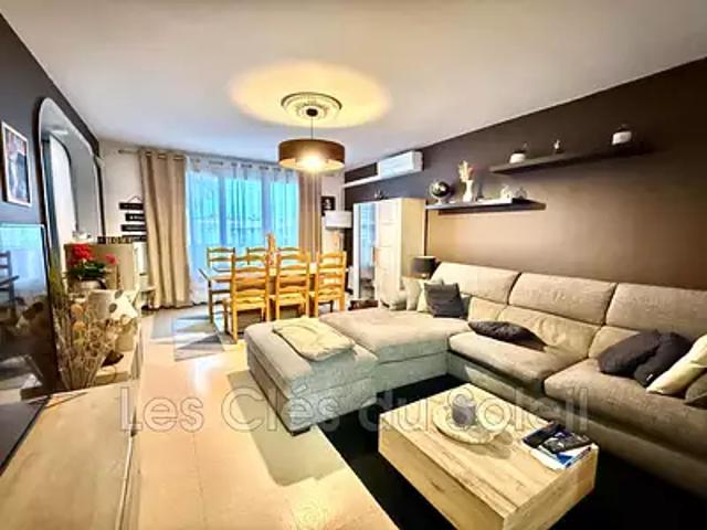 Hyères 83400 Achat / Vente appartement 3 pièces t3 au dernier étage terrasse
