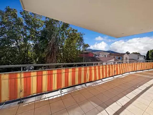 Hyères 83400 Achat / Vente appartement 3 pièces t3 terrasse